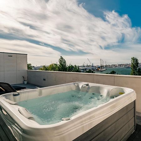 River Town View - Luxury Apartment With Jacuzzi On Terrace Viana do Castelo Exteriér fotografie
