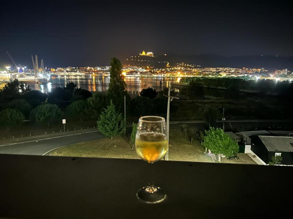 River Town View - Luxury Apartment With Jacuzzi On Terrace Viana do Castelo Exteriér fotografie