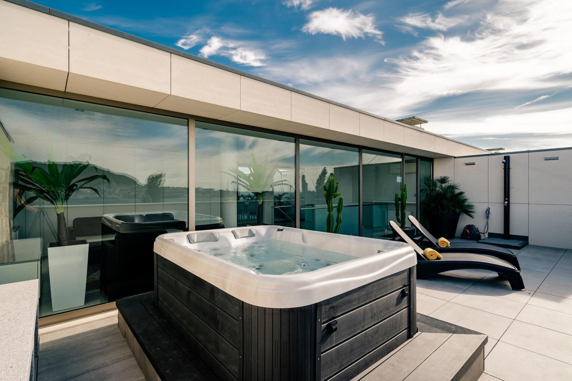 River Town View - Luxury Apartment With Jacuzzi On Terrace Viana do Castelo Exteriér fotografie